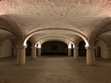 Kirchenruine St. Martin - Markgrafneusiedl Säulenhalle