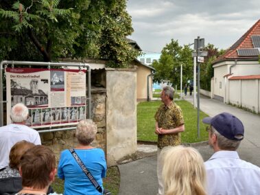 Geschichts- und Stadtführung mit Fritz Quirgst - Kirchenfriedhof, neue Kulturerlebentafel