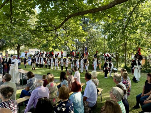 Wagramer Historientage 2024 - Ökumenische Friedensandacht mit uniformierten Teilnehmern