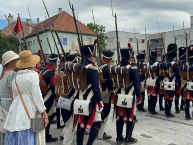 Wagramer Historientage - Festumzug und Empfang der historischen Gruppen am Marktplatz