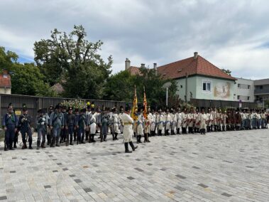 Wagramer Historientage - Festumzug und Empfang der historischen Gruppen am Marktplatz