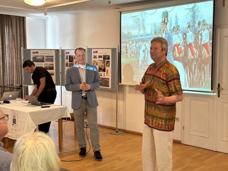 Wagramer Historientage 2024, historischer Kongress – Eröffnung mit Museumspräsidenten Friedrich QUIRGST und Direktor des Napoleonmuseums Mag. Michael WENZEL