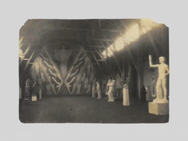 Rufer in der Wüste, Joseph Heu, Frühe Ausstellung im Gipsoriginal. © Katharina Heu