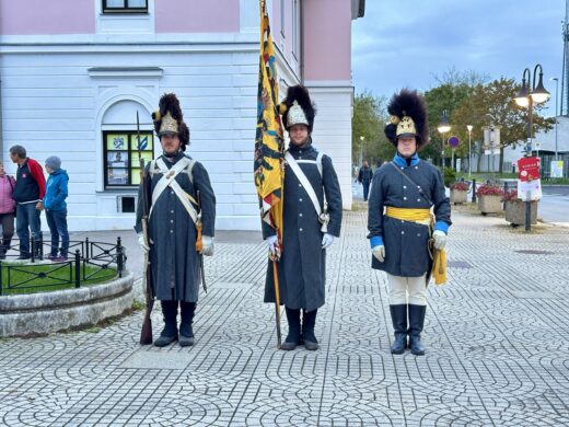 Infanterie Regiment Nr. 3 bei der Eröffnung der Langen Nacht der Museen am Bahnhof Deutsch-Wagram