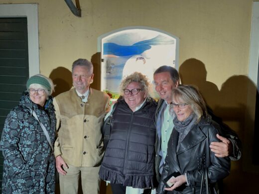 Gemeinderätin Susanne Predl, Museumspräsident Friedrich Quirgst, Bürgermeisterin Ulrike Mühl-Hittinger, Kulturstadtrat Franz Spehn und Gemeinderätin Eva Ewald im Museumsgarten bei der Langen Nacht der Museen