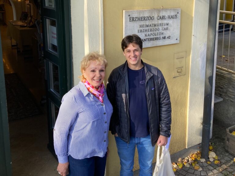 Junger amerikanischer Militärhistoriker besuchte das Napoleonmuseum Junger amerikanischer Militärhistoriker besuchte das Napoleonmuseum