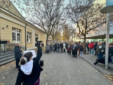 Steine der Erinnerung Deutsch-Wagram, Mag. Heinz Bogner, Schulallee