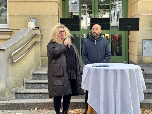 Steine der Erinnerung Deutsch-Wagram, Bürgermeisterin Ulla Mühl-Hittinger, Mag. Heinz Bogner