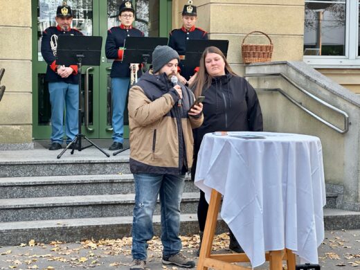 Steine der Erinnerung Deutsch-Wagram, Gebet "El male rachamim" (Gott voller Barmherzigkeit) - Eliram Dahan und Mira Deutsch