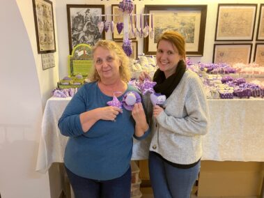 Weihnachtsmarkt im Napoleon- und Stadtmuseum Deutsch-Wagram, Gerda Norek und Sandra Niesner - Lavendelsackerln und Basteleien mit Stoff