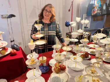 Weihnachtsmarkt im Napoleon- und Stadtmuseum Deutsch-Wagram, Rosa Rattay - Keramik Etagere