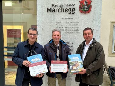 Christian Matula, Präsident Fritz Quirgst, Vize-Präsident Mag. Franz Spehn, Präsentation der Marchfeld Geheimnisse im Schloss Marchegg