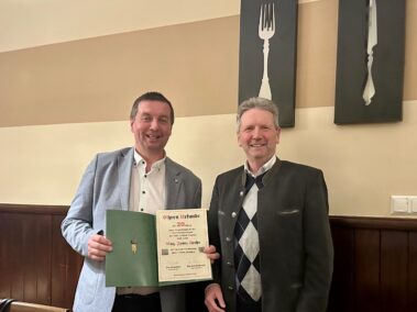 Ehrenurkunde für die 20. jährige Mitgliedschaft von Mag. Franz Spehn. Generalversammlung der Museumsgesellschaft Deutsch Wagram 2025
