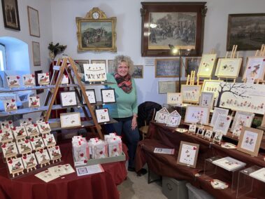 Ostermarkt Deutsch-Wagram 2025, Silvia Greller präsentierte ihre tollen Kieselkunstbilder