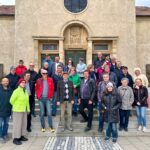 Geschichts- und Stadtführung mit Fritz Quirgst. Vor der Pfarrkirche.