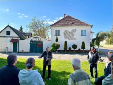 Geschichts- und Stadtführung mit Fritz Quirgst am 9. Mai 2025 - vor der alten Schmiede