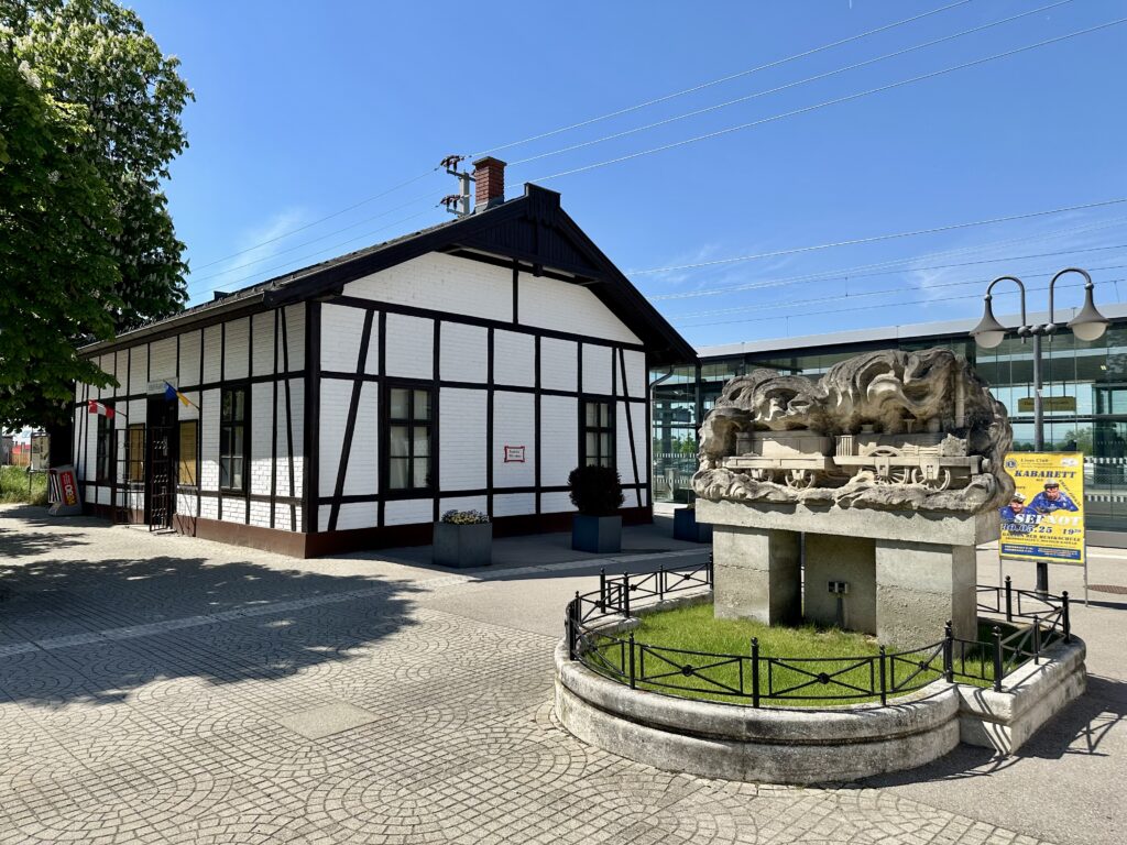 Eisenbahnmuseum Deutsch-Wagram mit Denkmal Dampflokomotive AUSTRIA