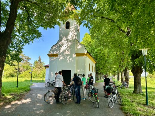 Geführte Radtour auf den Spuren des 6. Juli 1809 mit Mag. Michael Wenzel am 1. Mai 2025 - Katholischen Filialkirche Parbasdorf Hl. Dreifaltigkeit