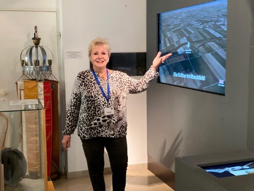 Junge Geschichtsdetektive im Napoleonmuseum - mit Helga Szivatz.