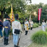 Wagramer Historientage 2025 - Kranzniederlegung beim Denkmal der Schlacht bei Wagram