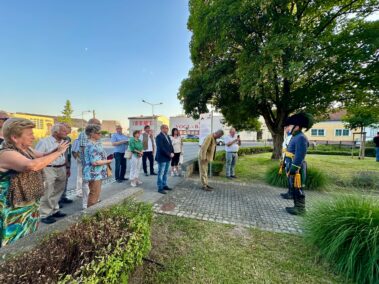 Wagramer Historientage 2025 - Kranzniederlegung beim Denkmal der Schlacht bei Wagram