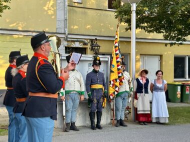 Wagramer Historientage 2025 - Gedenkzug zum Denkmal der Schlacht bei Wagram