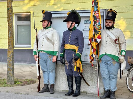 Wagramer Historientage 2025 - Gedenkzug zum Denkmal der Schlacht bei Wagram