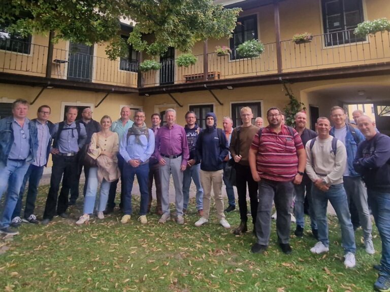 Besuch der ÖBB-Infra im Napoleon- und Stadtmuseum mit Museumspräsident Fritz Quirgst Besuch der ÖBB-Infra im Napoleon- und Stadtmuseum mit Museumspräsident Fritz Quirgst