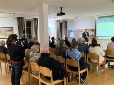 Lange Nacht der Museen in Deutsch-Wagram 2025. Vortrag von Mag. Michael Wenzel im Erzherzog Carl- Saal.