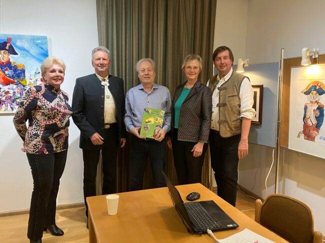 KATER LEON - Buchpräsentation von Paul Holzapfel im Erzherzog Carl-Saal. v.l.n.r. - Helga Szivatz, Fritz Quirgst, Paul Holzapfel, Bettina Bergauer und Franz Spehn