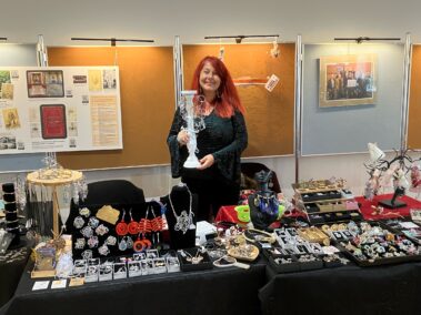 Weihnachtsmarkt im Napoleon- und Stadtmuseum, Anita Kamaryt, Schmuck