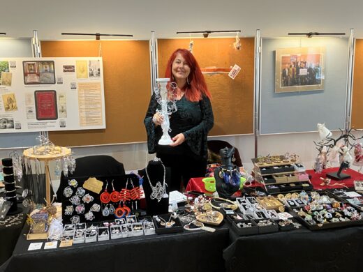 Weihnachtsmarkt im Napoleon- und Stadtmuseum, Anita Kamaryt, Schmuck