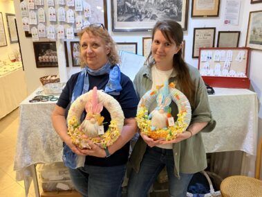 Ostermarkt im Napoleon- und Stadtmuseum, Gerda Norek und Sandra Niessner - Lavendelsackerln, Stoffprdukte und vieles mehr