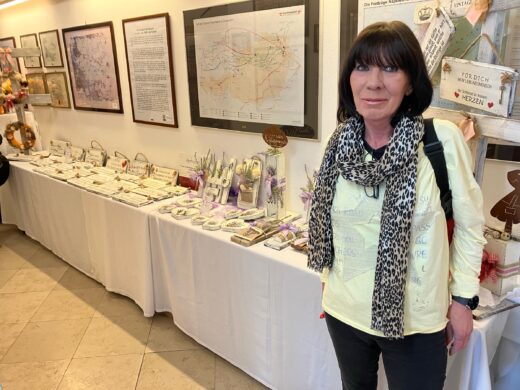 Ostermarkt im Napoleon- und Stadtmuseum, Claudia Radvan - Holzschilder und vieles mehr.
