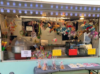 Claudia Knasmillner und ihr Team sorgten für Schokofrüchte, Schaumrollen...