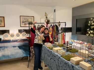 Ostermarkt im Napoleon- und Stadtmuseum, Carola Weiß - Schmuck und Ursula Weber-Hejmanek - Gefilzte Produkte