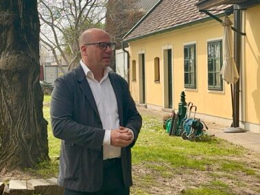 Bürgermeister Markus Mentl-Weigl. Eröffnungsfeier der Museen Deutsch-Wagram im Erzherzog Carl-Haus