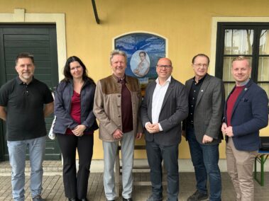 v.l.n.r.: Manfred Groß, Carina Poppe, Friedrich Quirgst, Markus Metl-Weigl, Mag. Michael Wenzel, Matthias Hittinger. Eröffnungsfeier der Museen Deutsch-Wagram im Erzherzog Carl-Haus