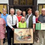 Schenkung an das Eisenbahnmuseum - v.l.n.r: Brigitte Rossak, Norbert Honys, Friedrich Quirgst, Bettina Bergauer, Robert Moser, Evi Grausam, Helga Szivatz, Franz Spehn, Ursula Honys und Rudi Rossak. Foto: © Christian Matula