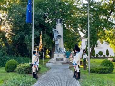 Wagramer Historientage 2026 – Feierliche Kranzniederlegung beim Denkmal der Schlacht bei Wagram