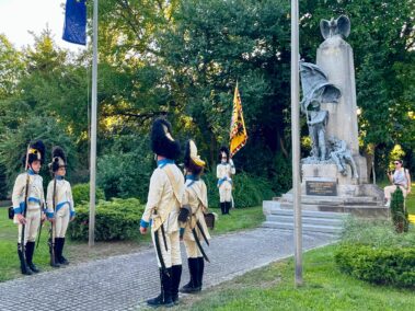 Wagramer Historientage 2026 – Feierliche Kranzniederlegung beim Denkmal der Schlacht bei Wagram