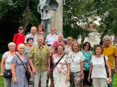 Gruppenfoto mit Museumspräsident Fritz Quirgst und den Naturfreunden, Ortsgruppe Deutsch-Wagram. Ganz rechts: Vorsitzender Herbert Pfaffstätter: © Christa Pfaffstätter