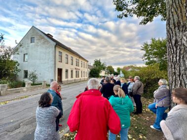 Vor der ehemaligen Bäckerei Hager / Prochaska. Geschichts- und Stadtführung mit Fritz Qurigst am 9. Oktober 2026, © Christian Matula